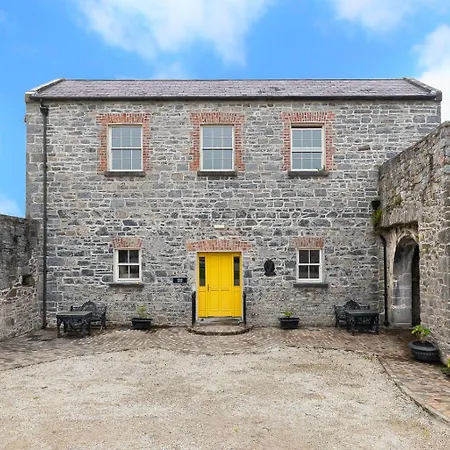 Perfect For Two People * Droíchead an Chláir