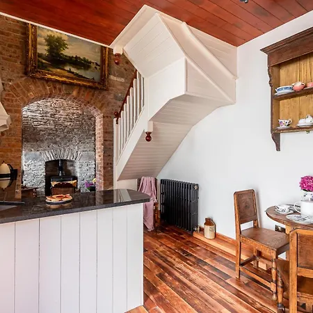 Perfect For Two People * Droíchead an Chláir