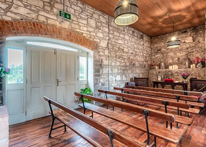 Perfect For Two People * Droíchead an Chláir